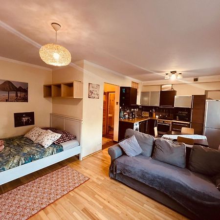 Apartamento Entire Studio Flat Varsovia Exterior foto