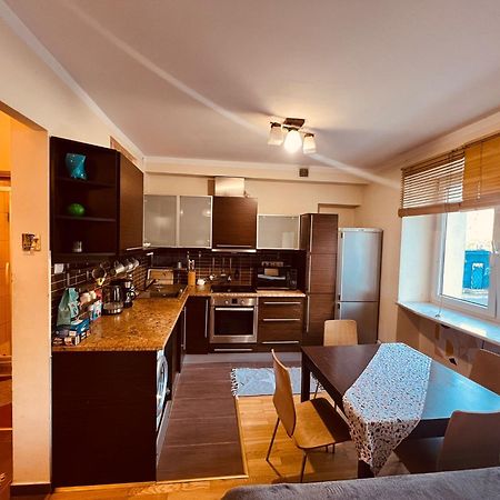 Apartamento Entire Studio Flat Varsovia Exterior foto