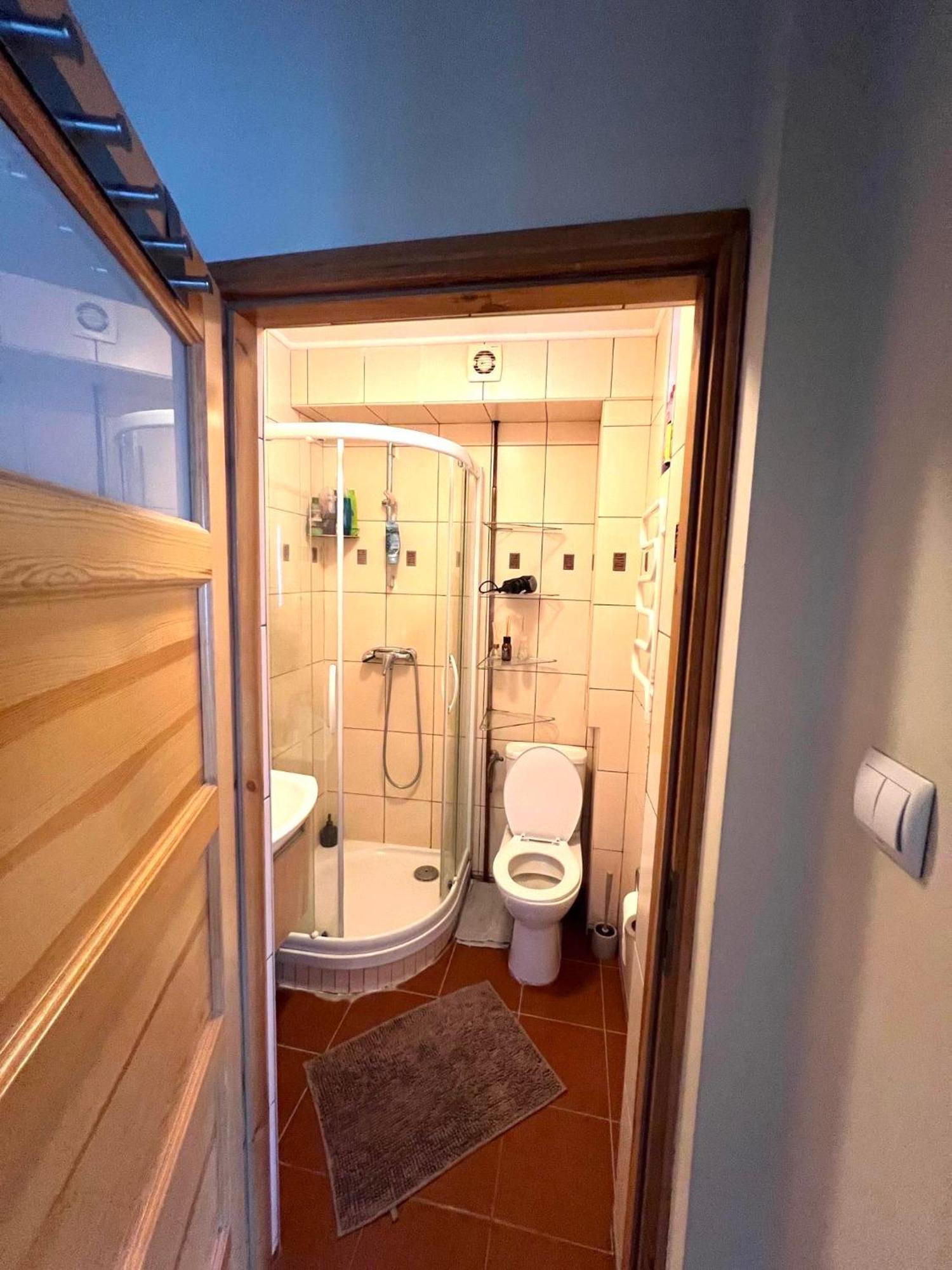 Apartamento Entire Studio Flat Varsovia Exterior foto